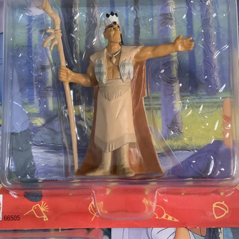 VTG Disney Pocahontas Lot of 3 John Smith Gov. Ratcliffe Chief Powhatan Figures - Picture 5 of 5